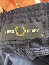 Lade das Bild in den Galerie-Viewer, Fred Perry Jogginghose
