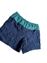 Lade das Bild in den Galerie-Viewer, Adidas Shorts
