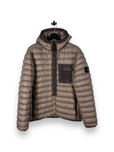 Lade das Bild in den Galerie-Viewer, Stone Island Garment Dyed Micro Yarn Light Daunenjacke
