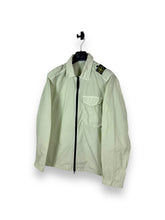 Lade das Bild in den Galerie-Viewer, Stone Island Shoulder Badge Overshirt
