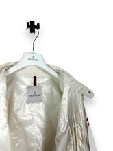 Lade das Bild in den Galerie-Viewer, Moncler Windjacke
