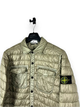 Lade das Bild in den Galerie-Viewer, Stone Island Light Daunen-Overshirt
