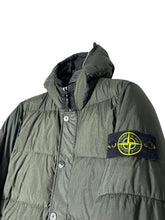 Lade das Bild in den Galerie-Viewer, Stone Island Garment Dyed Daunenjacke
