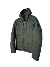 Lade das Bild in den Galerie-Viewer, Stone Island Garment Dyed Daunenjacke
