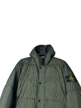 Lade das Bild in den Galerie-Viewer, Stone Island Garment Dyed Daunenjacke
