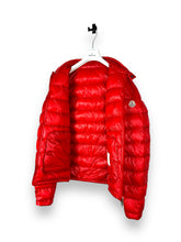 Lade das Bild in den Galerie-Viewer, Moncler Acorus Light Daunenjacke
