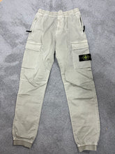 Lade das Bild in den Galerie-Viewer, Stone Island Cargo-Hose
