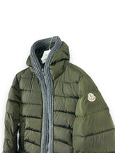 Lade das Bild in den Galerie-Viewer, Moncler Light Daunenjacke
