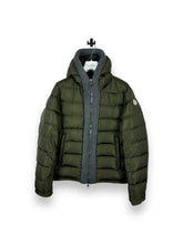 Lade das Bild in den Galerie-Viewer, Moncler Light Daunenjacke
