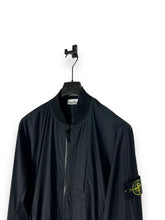 Lade das Bild in den Galerie-Viewer, Stone Island Skin Touch Nylon-TC Bomberjacke
