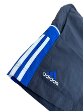 Lade das Bild in den Galerie-Viewer, Adidas Shorts
